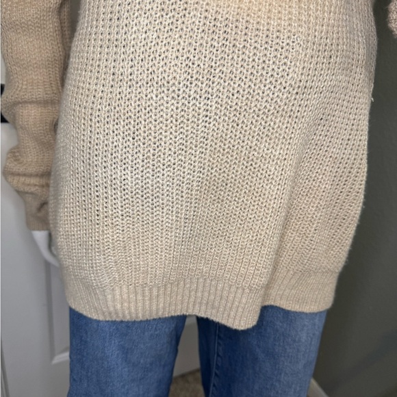 Sanctuary/ Anthropologie Cold Shoulder Sweater Size Medium. - Picture 14 of 14